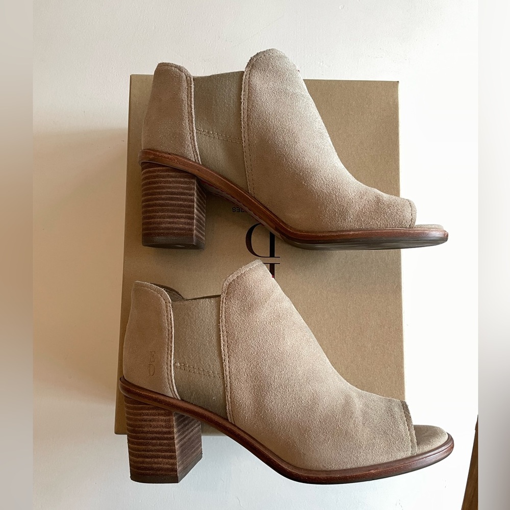 ED Ellen DeGeneres Samora Peep Toe Booties